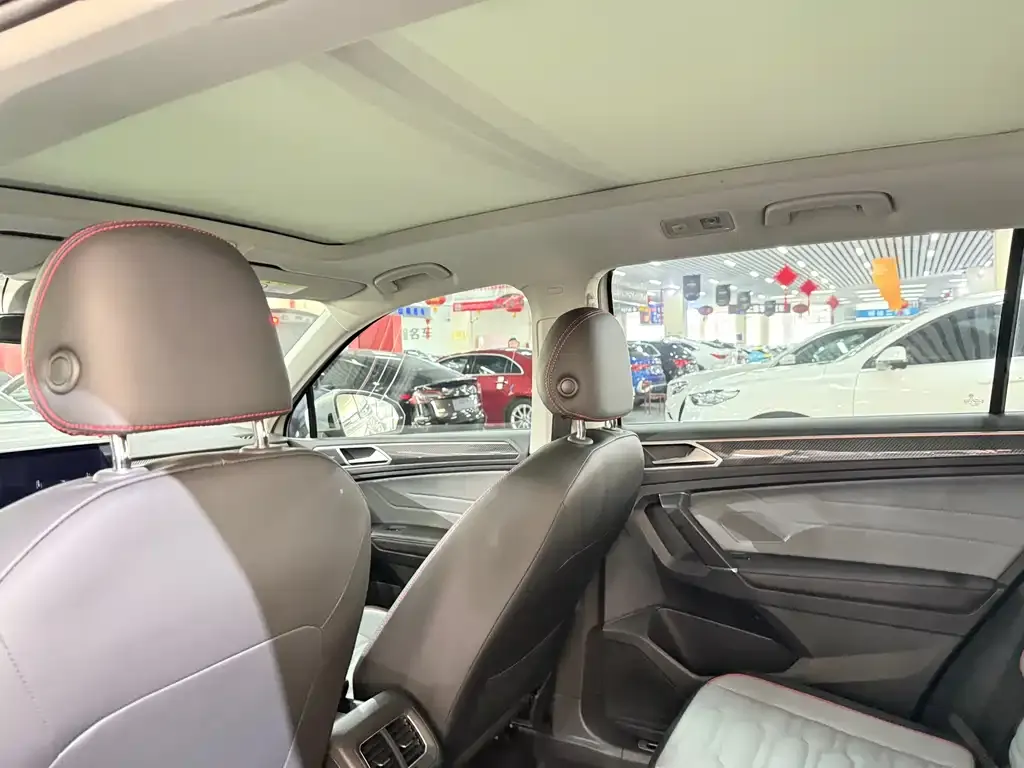 Volkswagen Tiguan L 2023 из CN, фото 7