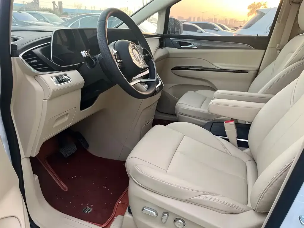 Buick GL8 Hybrid — фото 3