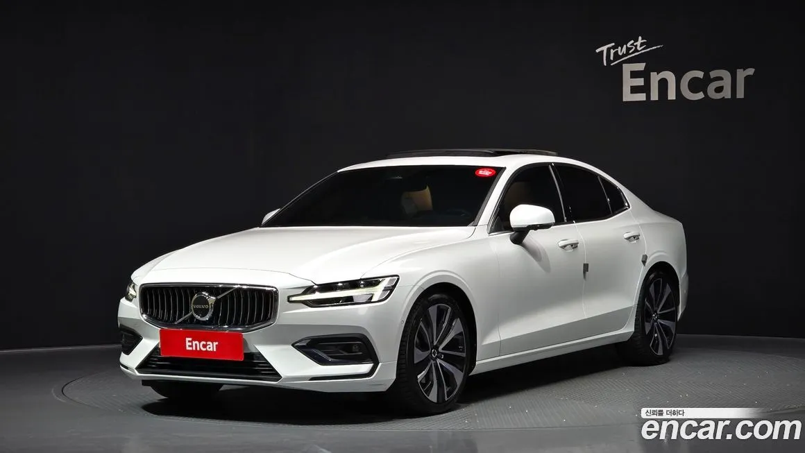 Volvo S60 2024 из KR, фото 1