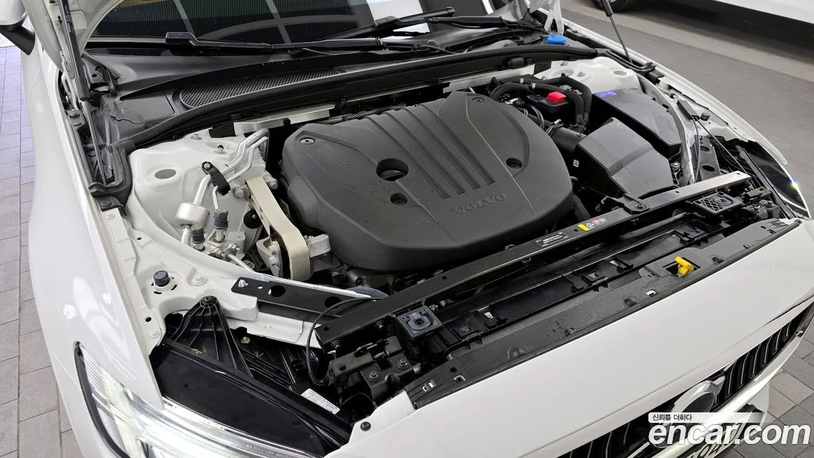 Volvo S60 2024 из KR, фото 8