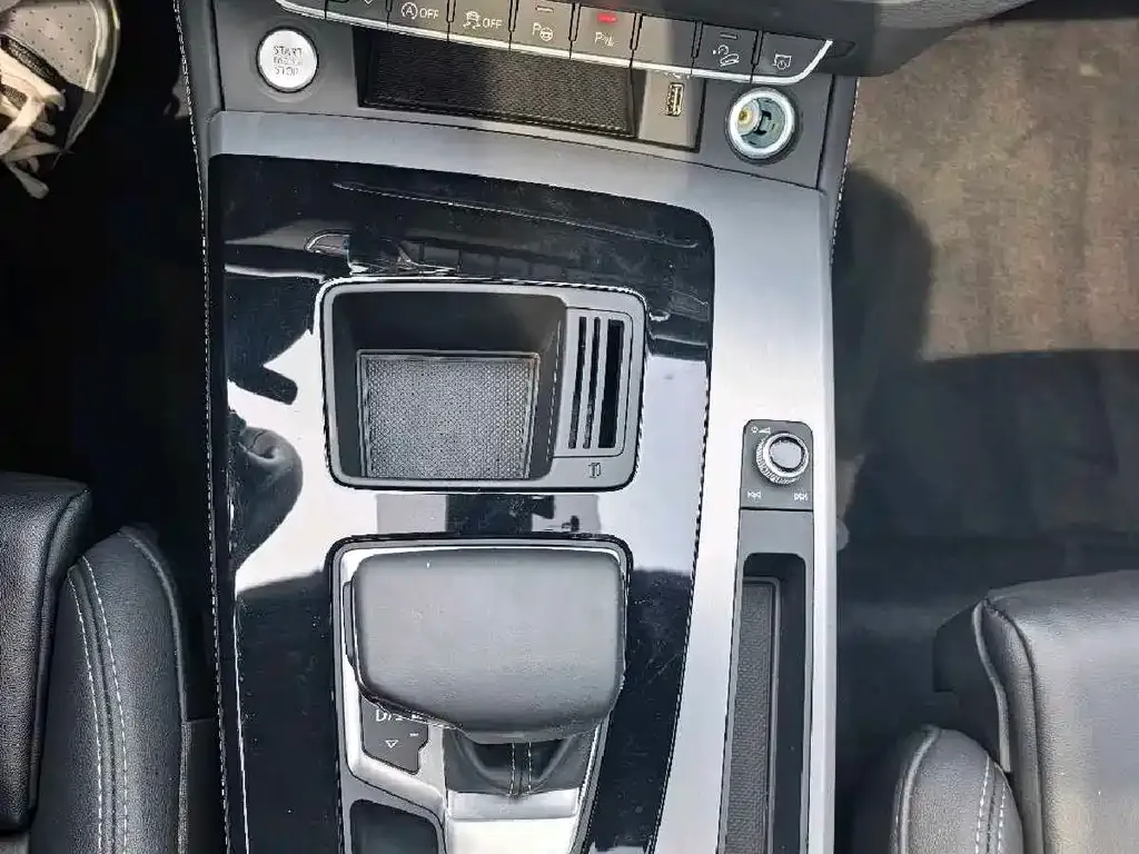 Audi Q5L Sportback 2021 из CN, фото 10