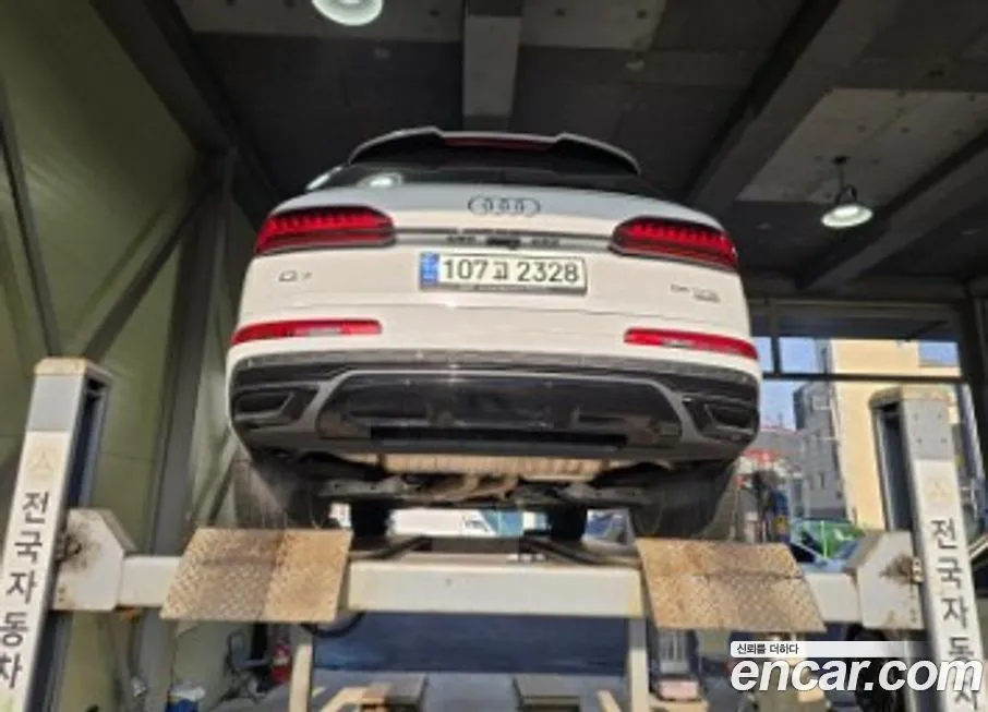 Audi Q7 2022 из KR, фото 2