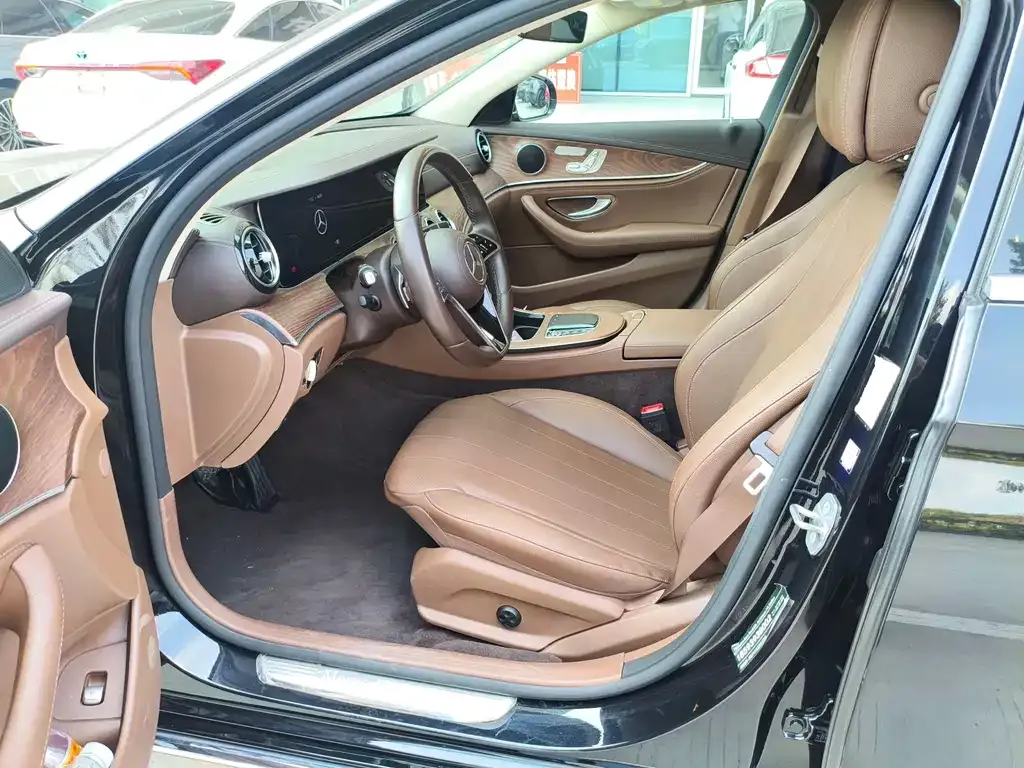Mercedes-Benz E-Class 2023 из CN, фото 4