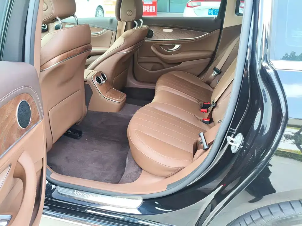 Mercedes-Benz E-Class 2023 из CN, фото 5