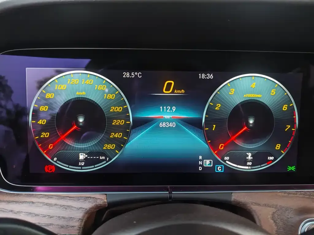 Mercedes-Benz E-Class 2023 из CN, фото 2