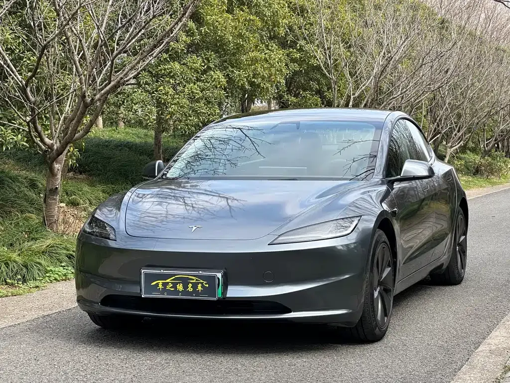 Tesla Model 3 — фото 1