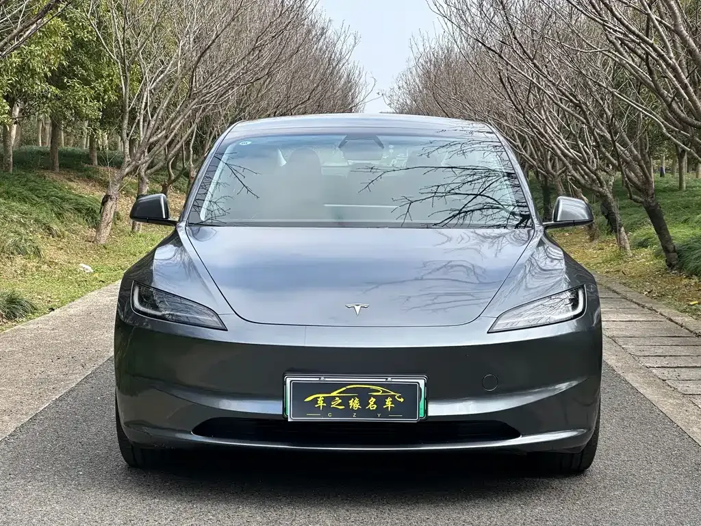 Tesla Model 3 — фото 10