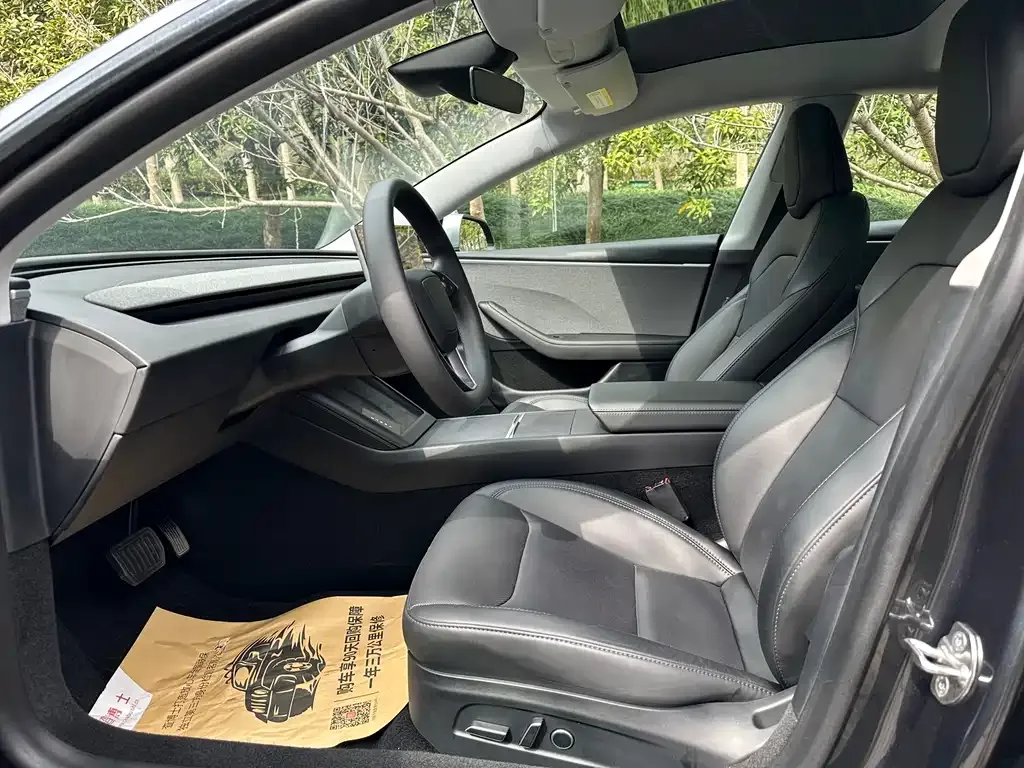 Tesla Model 3 — фото 3