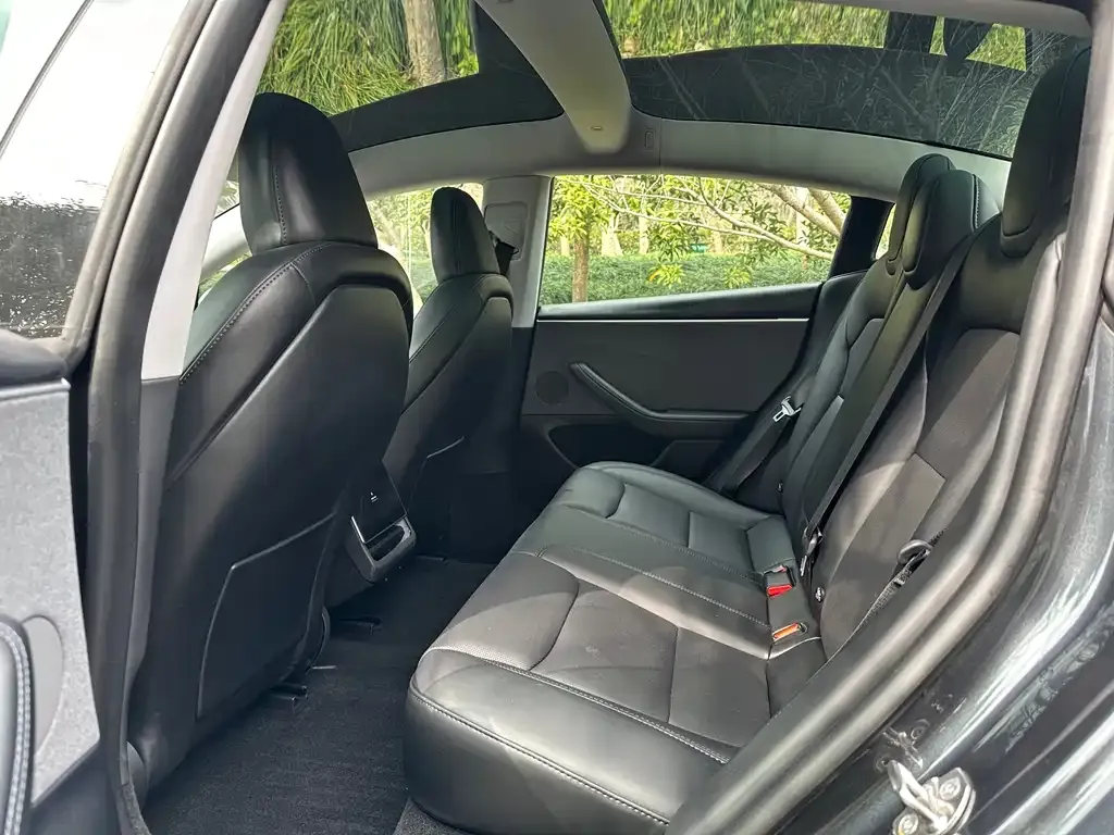 Tesla Model 3 — фото 6