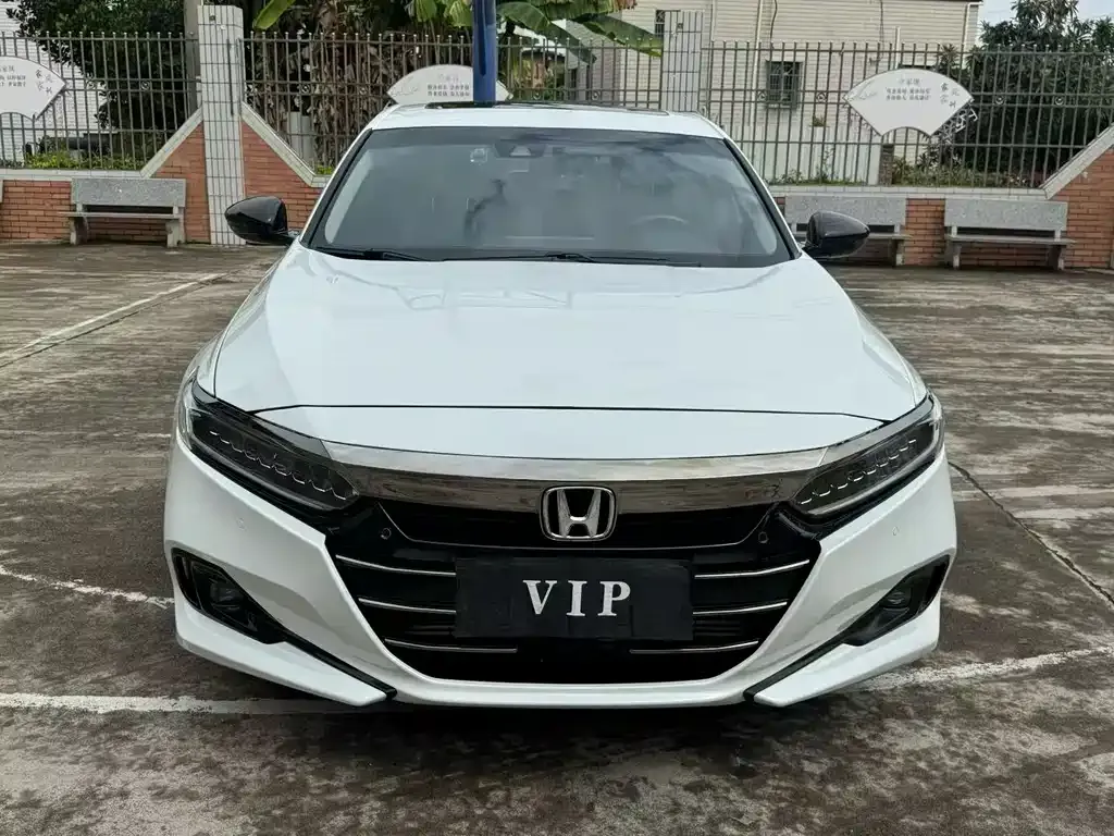 Honda Accord — фото 7