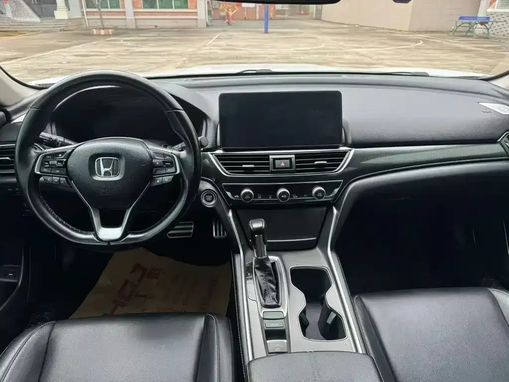 Honda Accord — фото 4