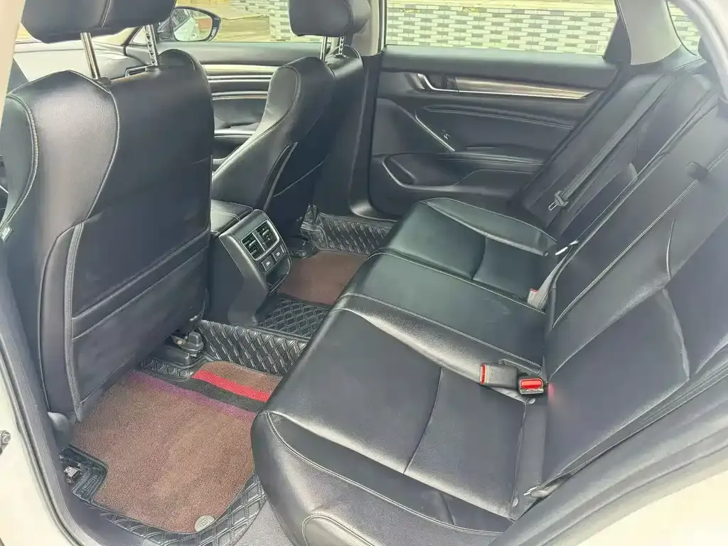 Honda Accord — фото 3