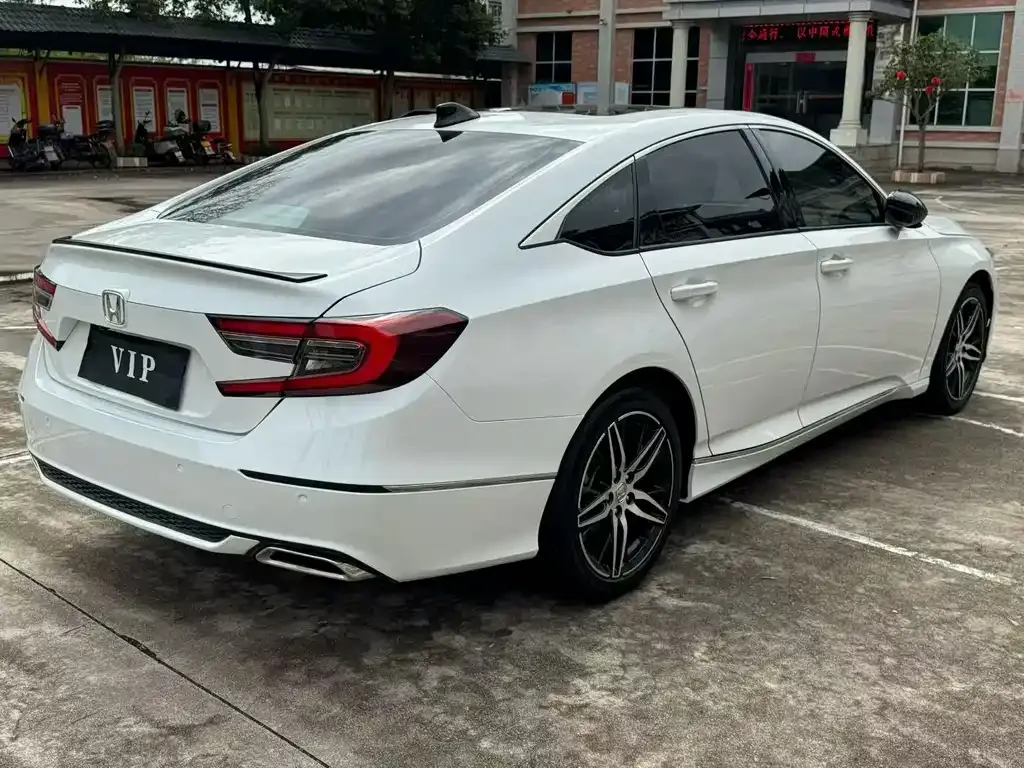 Honda Accord — фото 5