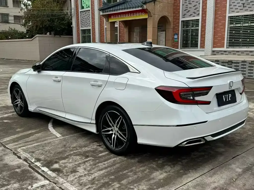 Honda Accord — фото 6