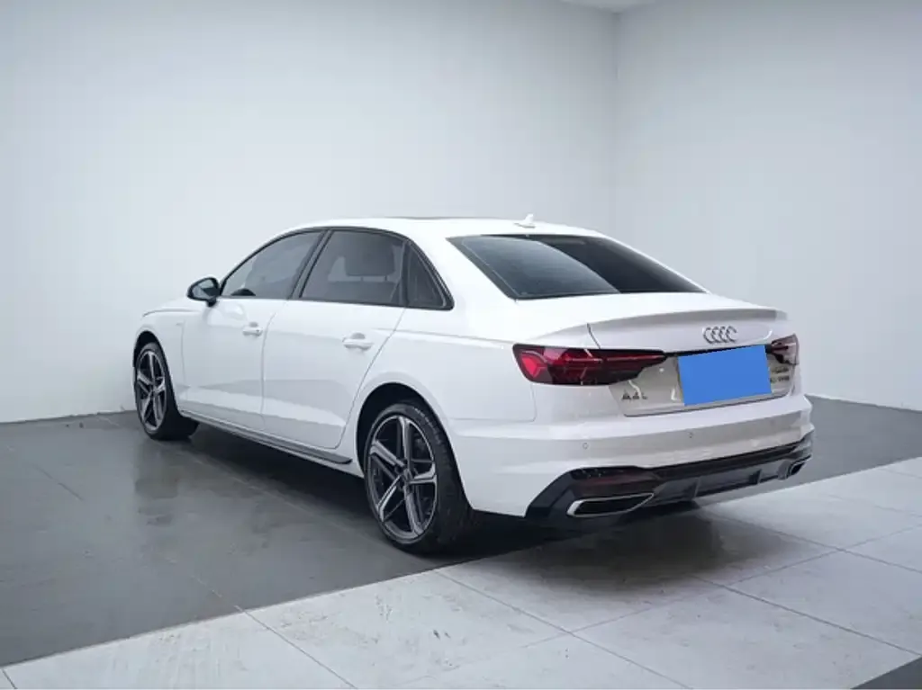 Audi A4L — фото 7