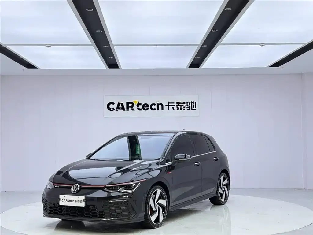 Volkswagen Golf GTI — фото 1