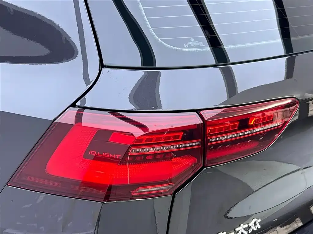 Volkswagen Golf GTI — фото 10