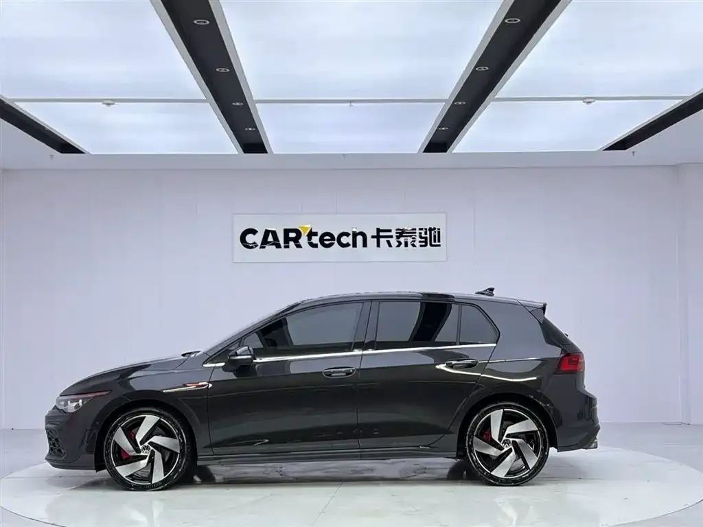 Volkswagen Golf GTI — фото 9