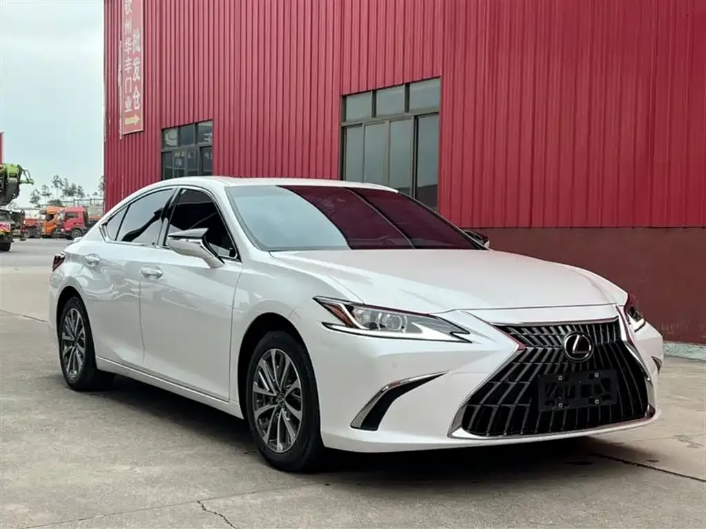 Lexus ES — фото 4