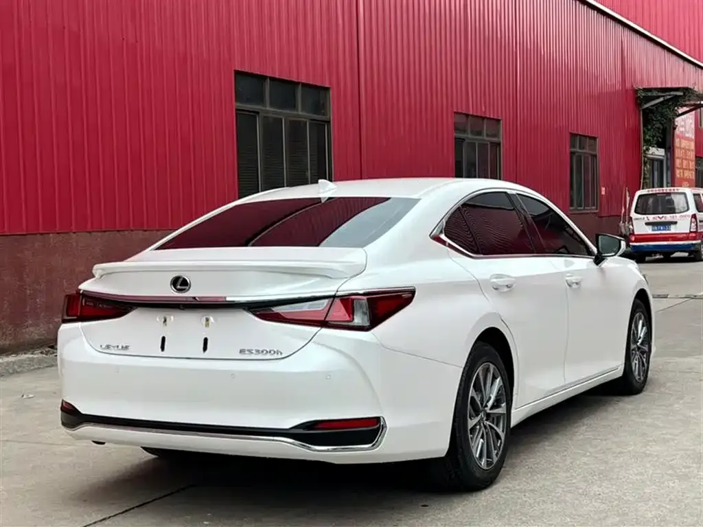 Lexus ES — фото 3