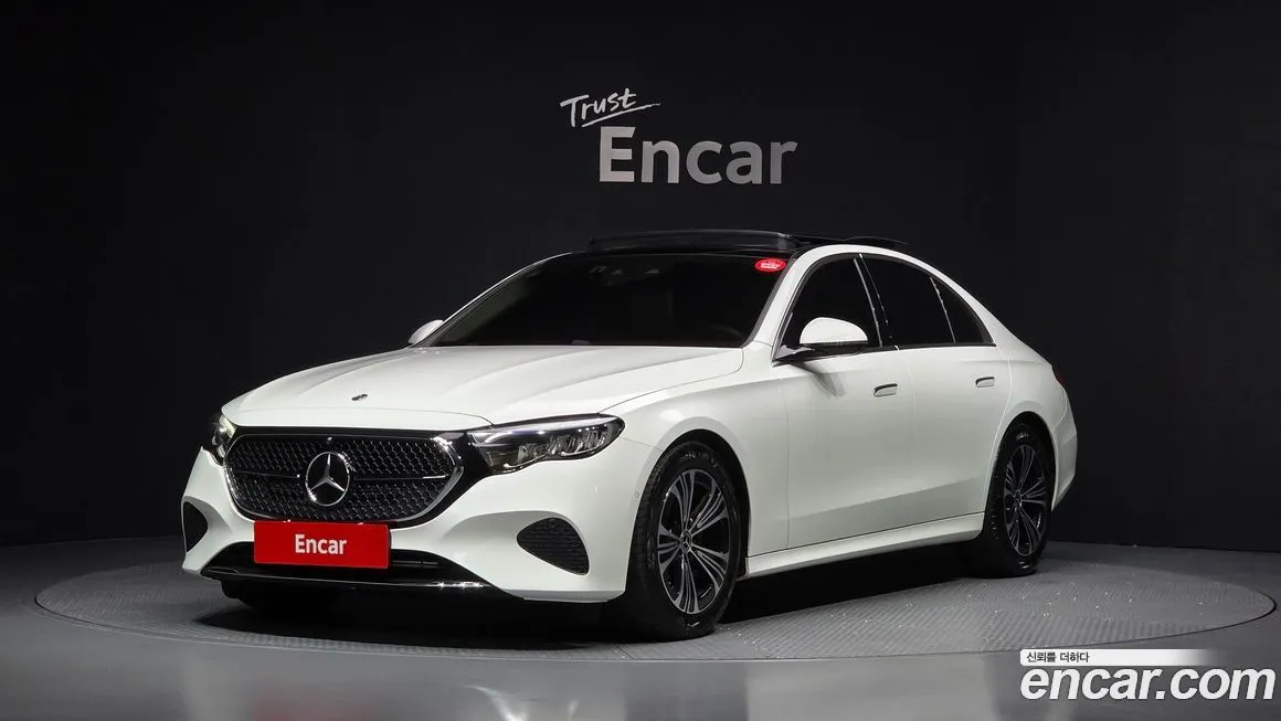 Mercedes-Benz E-Class — фото 1