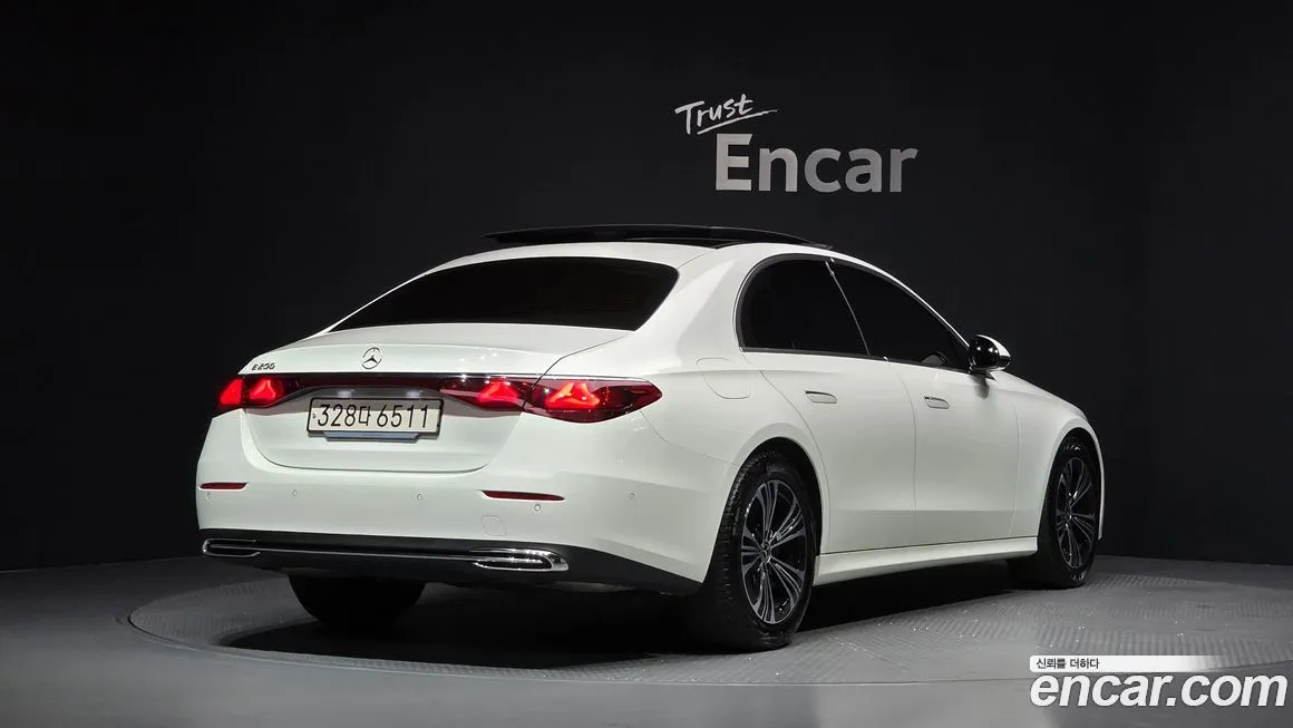 Mercedes-Benz E-Class — фото 5