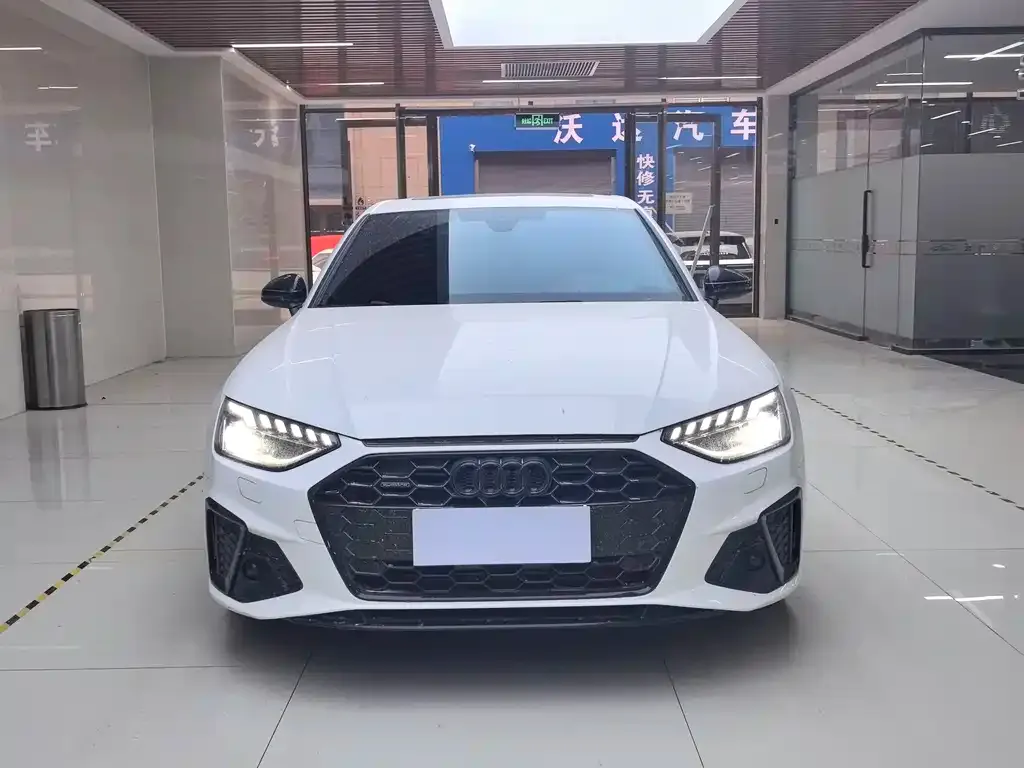 Audi A4L 2023 из CN, фото 2