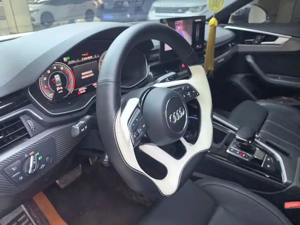 Audi A4L 2023 из CN, фото 8