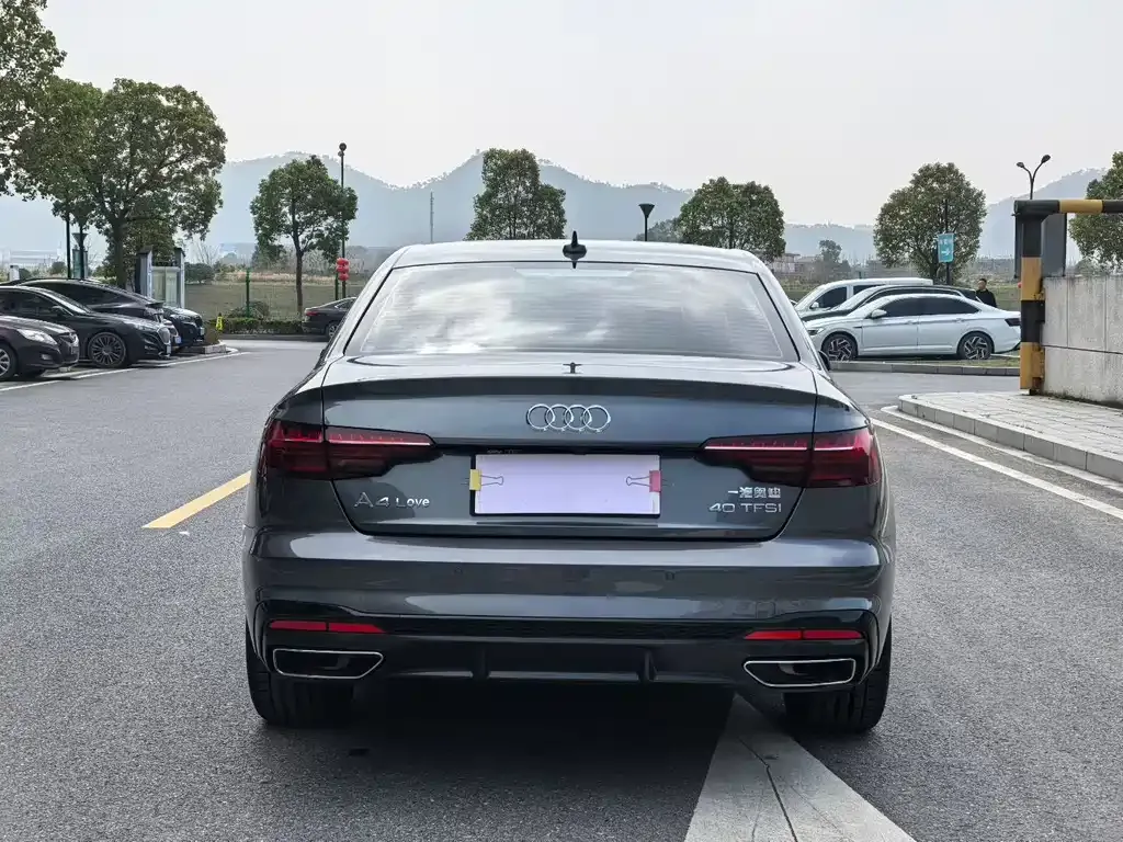 Audi A4L 2024 из CN, фото 3