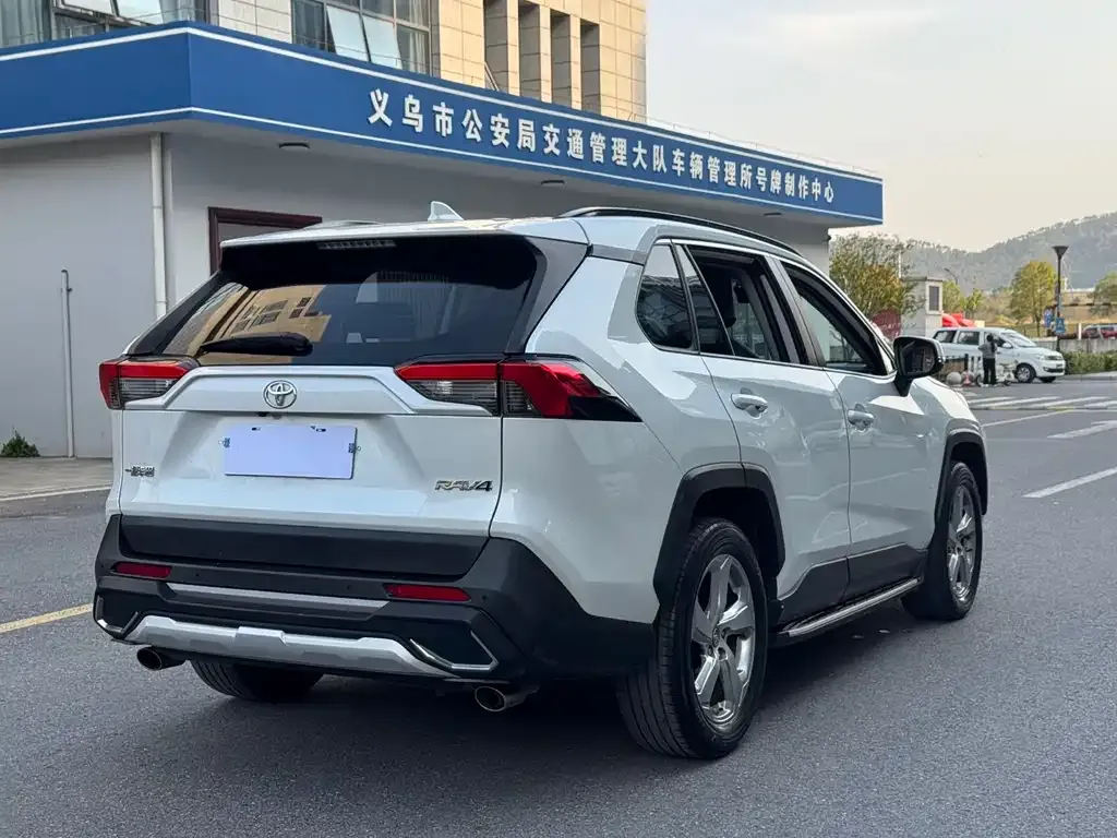Toyota RAV4 2022 из CN, фото 8
