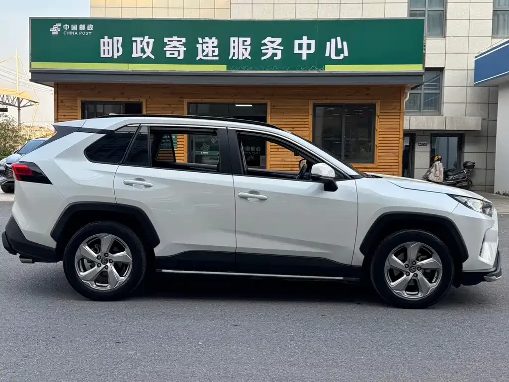 Toyota RAV4 2022 из CN, фото 6