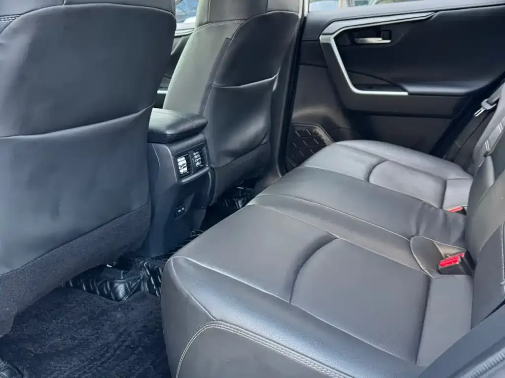 Toyota RAV4 2022 из CN, фото 2