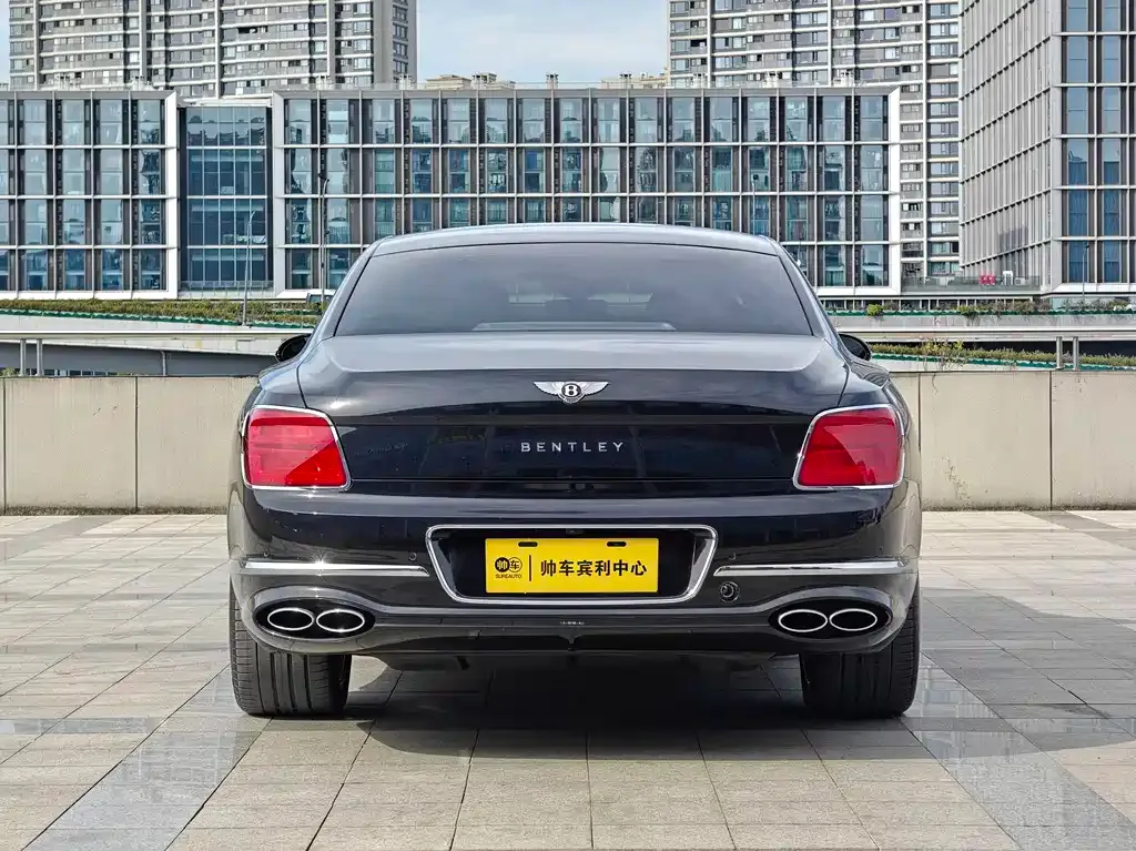 Bentley Flying Spur — фото 4