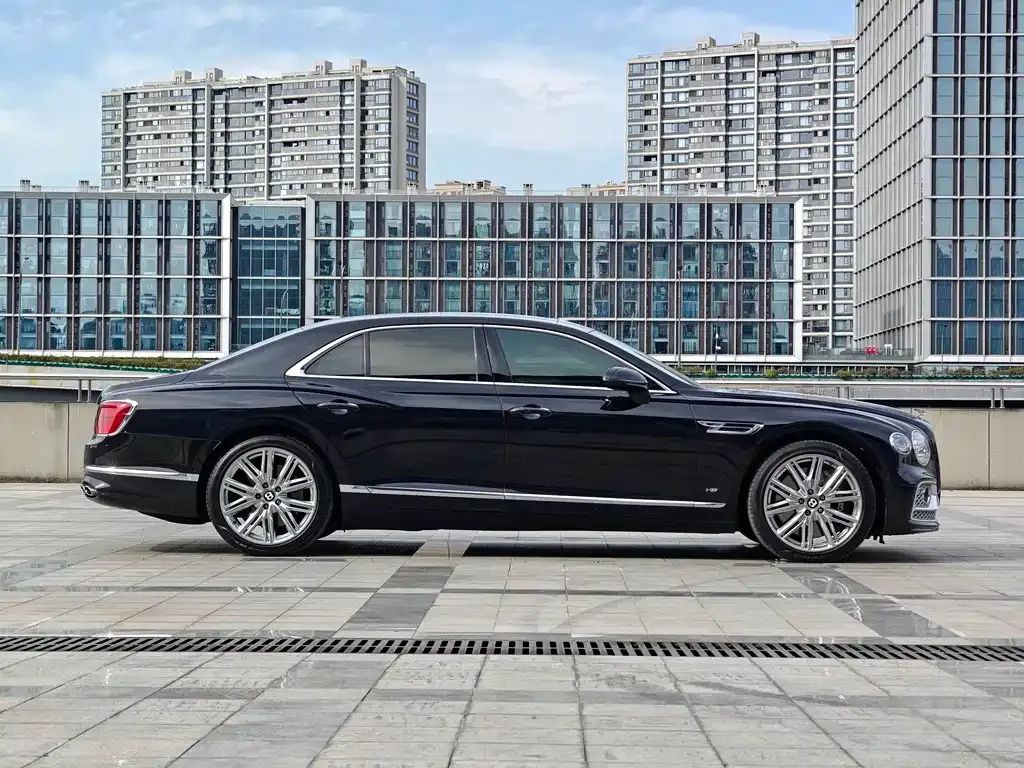 Bentley Flying Spur — фото 7