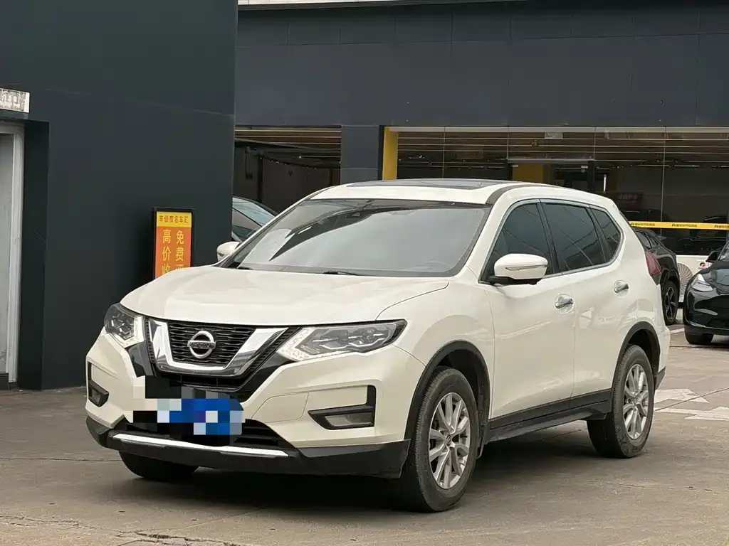 Nissan X-Trail 2023 из CN, фото 1