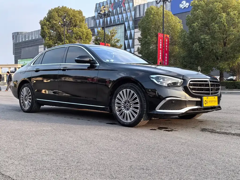 Mercedes-Benz E-Class — фото 10
