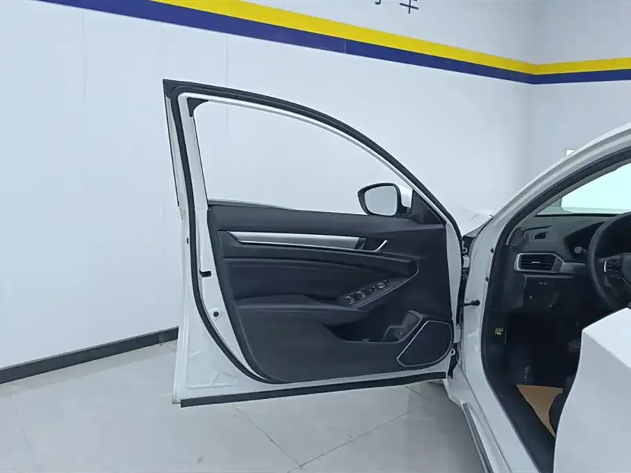 Honda Accord — фото 2