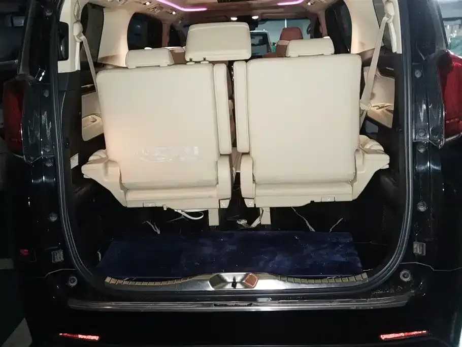 Toyota Alphard 2022 из CN, фото 2