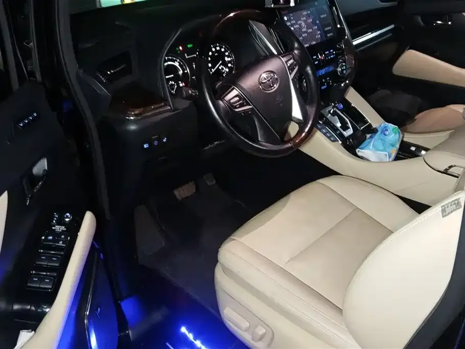 Toyota Alphard 2022 из CN, фото 3