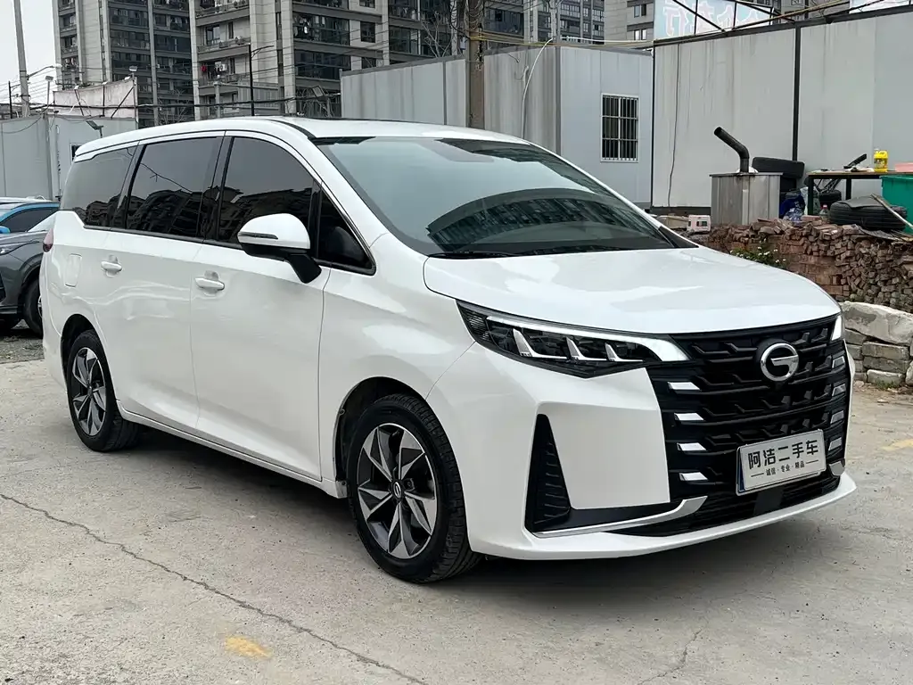 GAC Motor Trumpchi M6 — фото 2