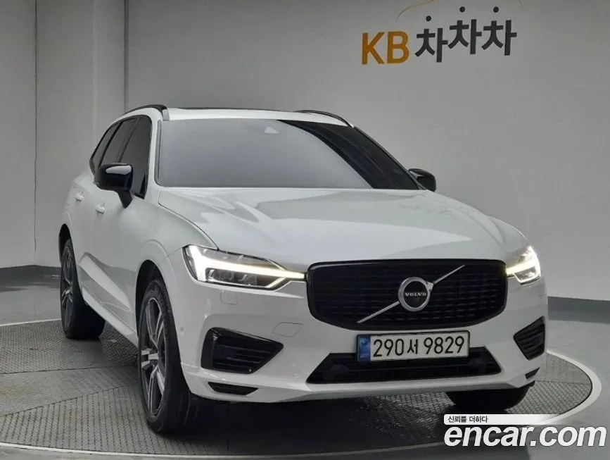 Volvo XC60 — фото 8