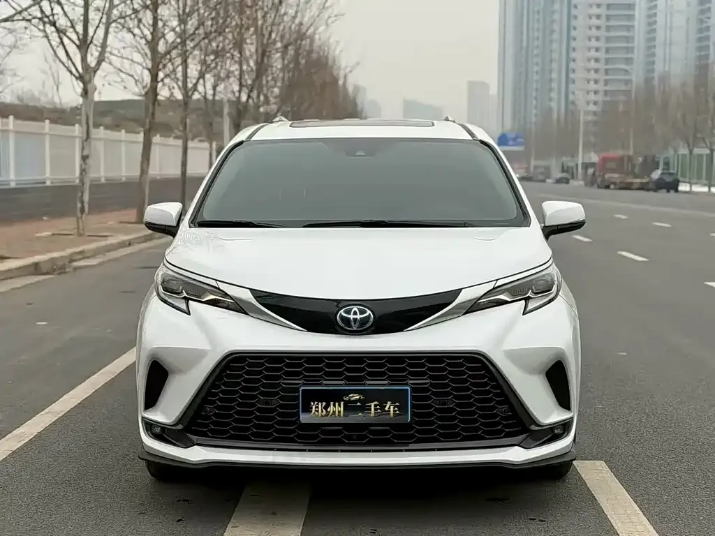 Toyota Granvia 2024 из CN, фото 4