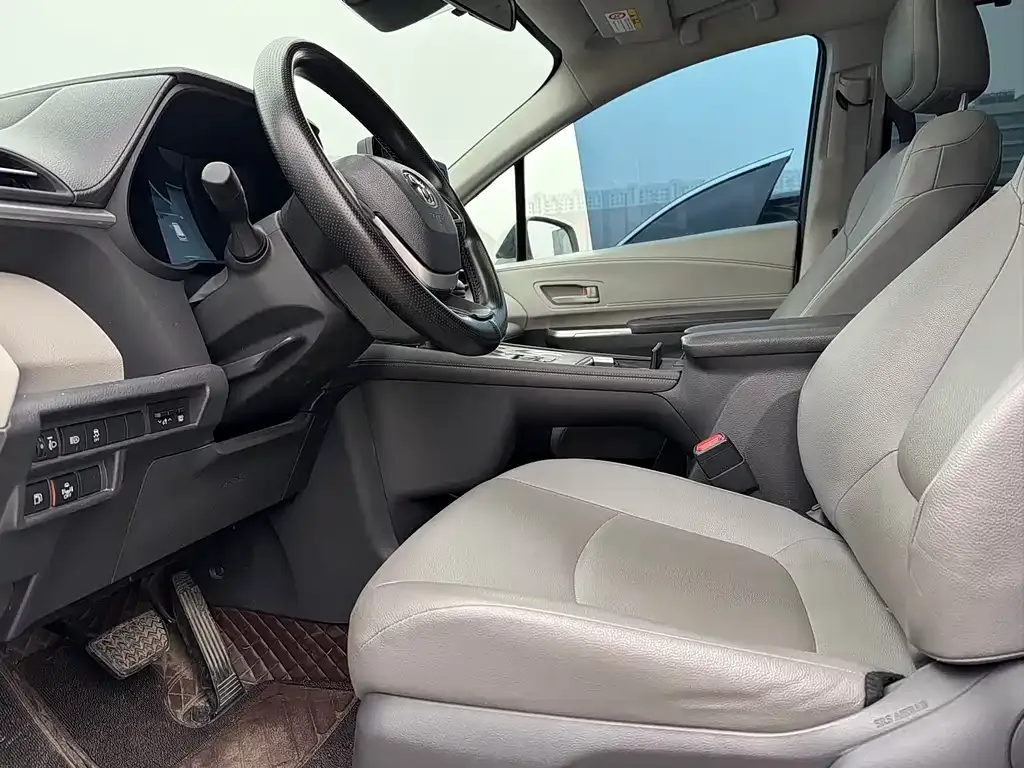 Toyota Granvia 2024 из CN, фото 10