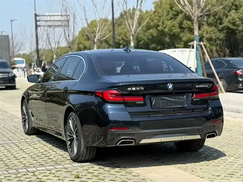 BMW 5 Series — фото 5
