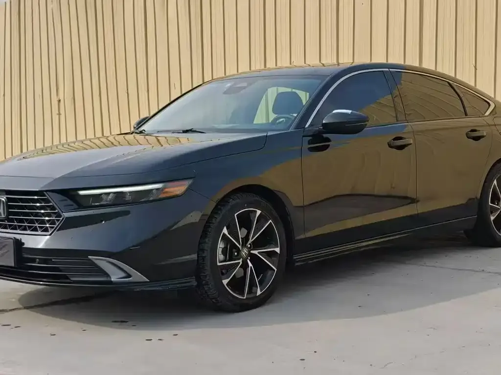 Honda Accord — фото 1