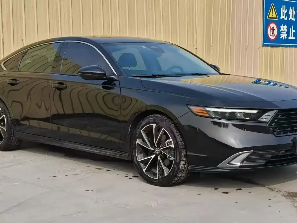 Honda Accord — фото 9