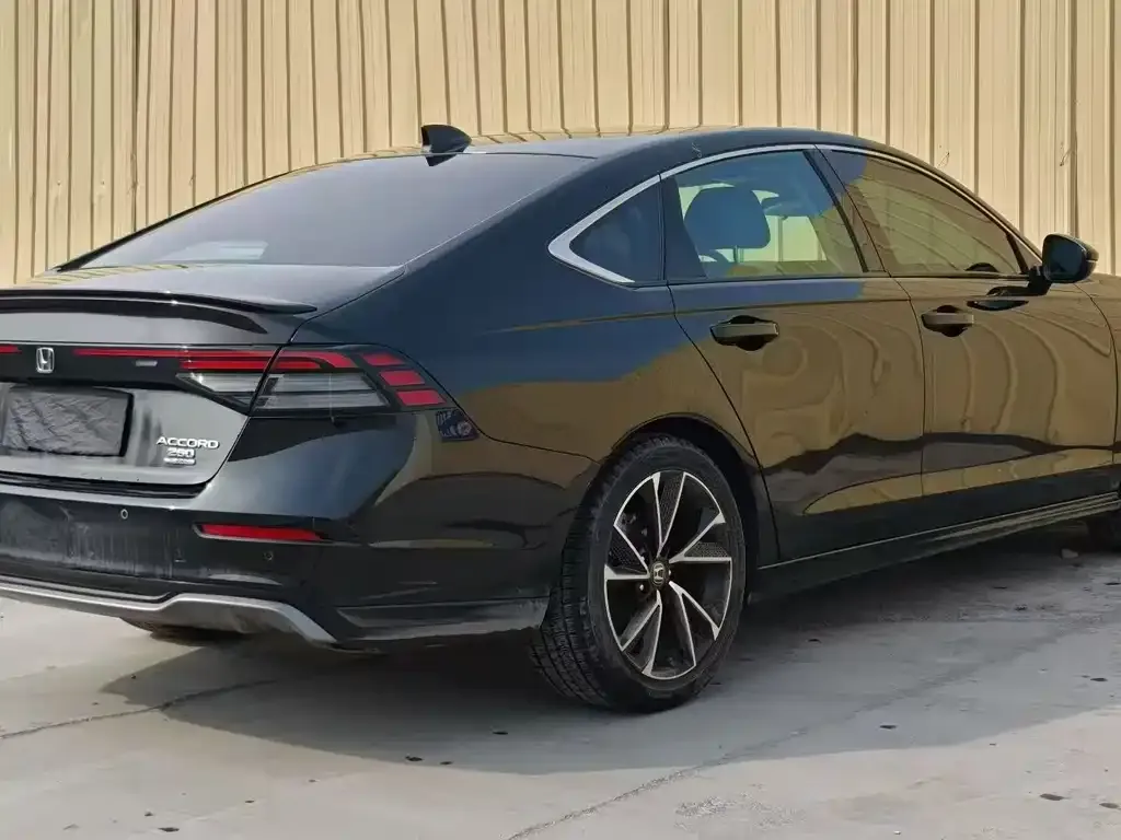 Honda Accord — фото 6