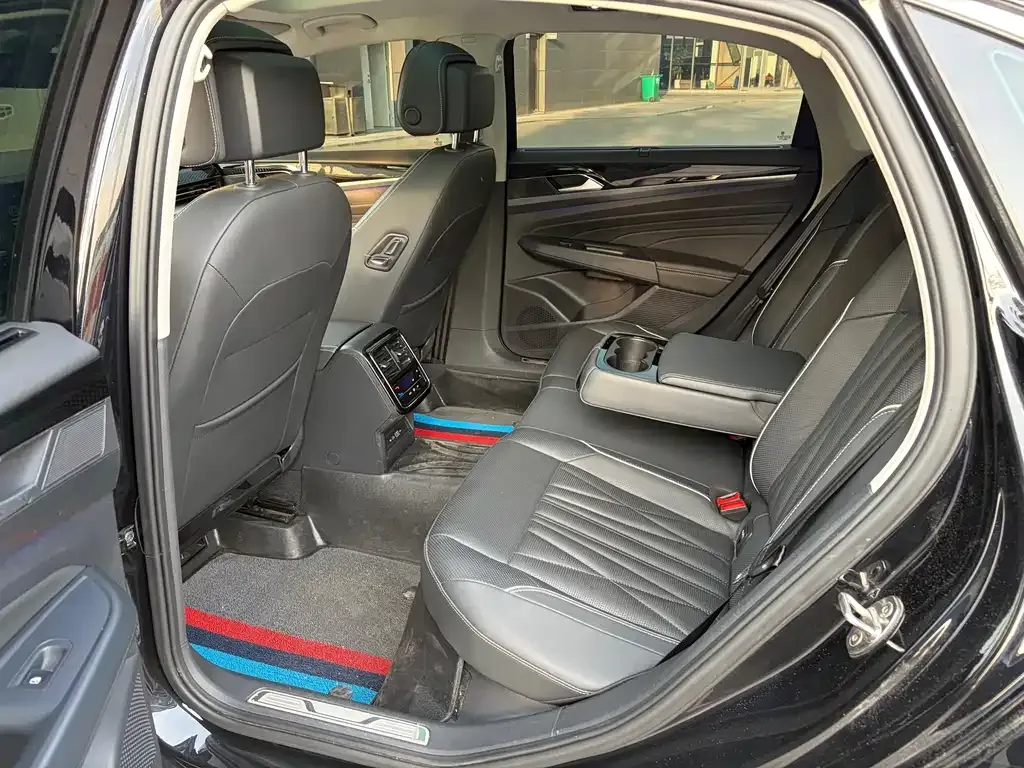 Volkswagen Passat — фото 7