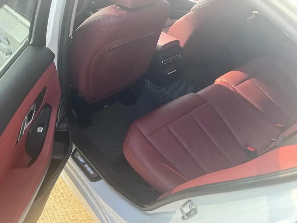 BMW 3 Series 2024 из CN, фото 7