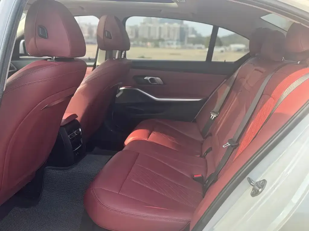 BMW 3 Series 2024 из CN, фото 8